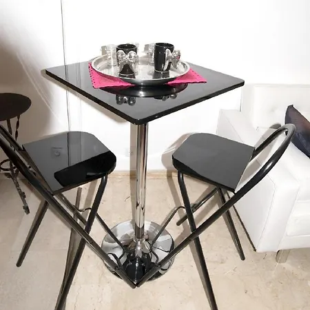 Appartement Au Coeur De Avec Balcon Et Parking Cannes