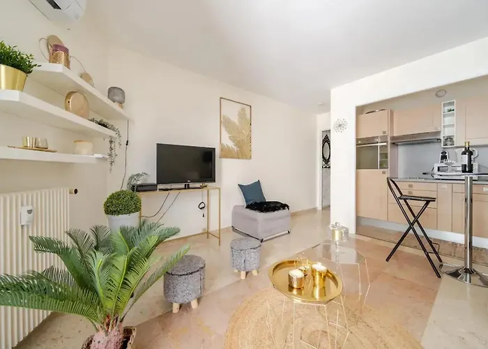 Au Coeur De Avec Balcon Et Parking * Cannes